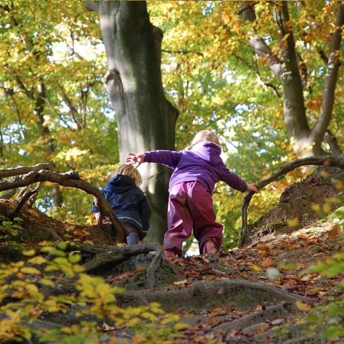 people-g142a97dd6_1920-1030x683